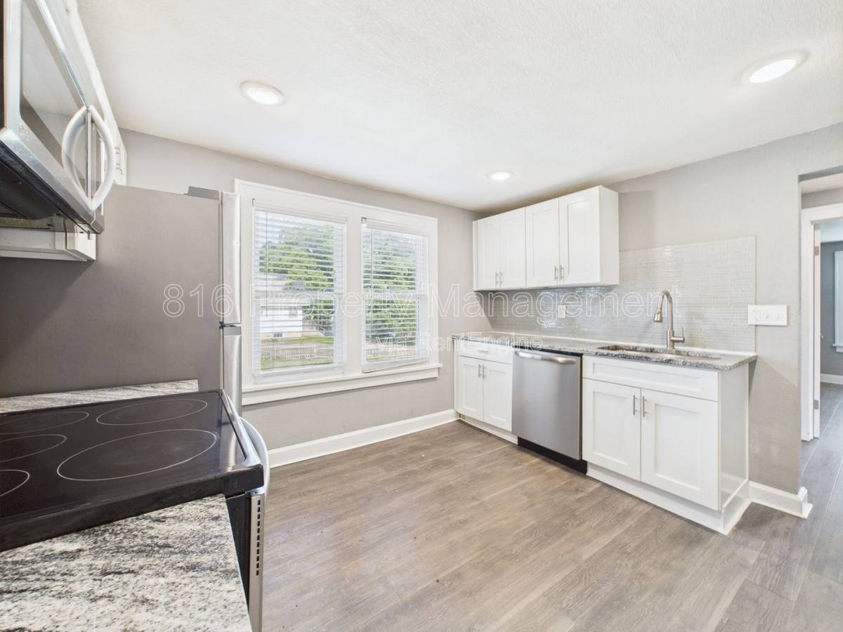 Apartment for rent at 701 W Kansas St #B, Liberty, MO 64068