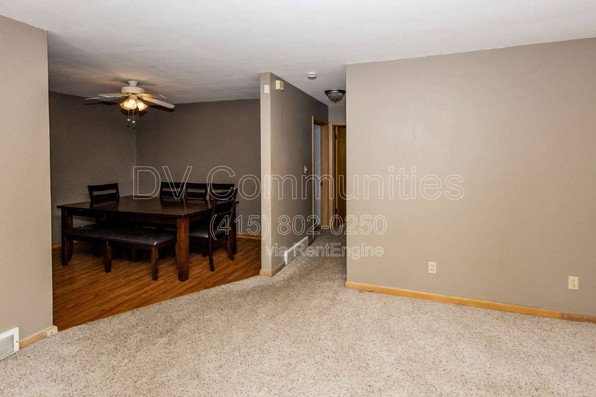 House for rent at 2421 12th St, Cuyahoga Falls, OH 44223
