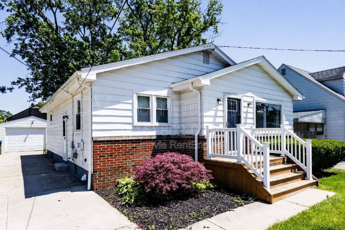 House for rent at 2421 12th St, Cuyahoga Falls, OH 44223