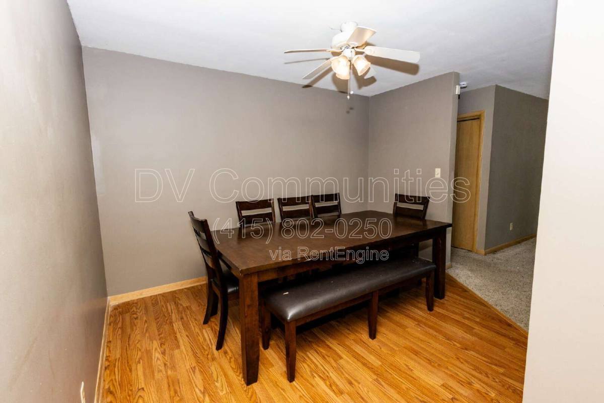 House for rent at 2421 12th St, Cuyahoga Falls, OH 44223