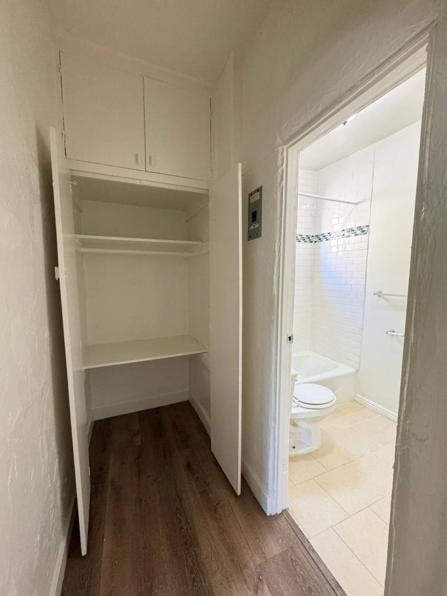Apartment for rent at 808 4 5 N Poinsettia Place, Los Angeles, CA 90046