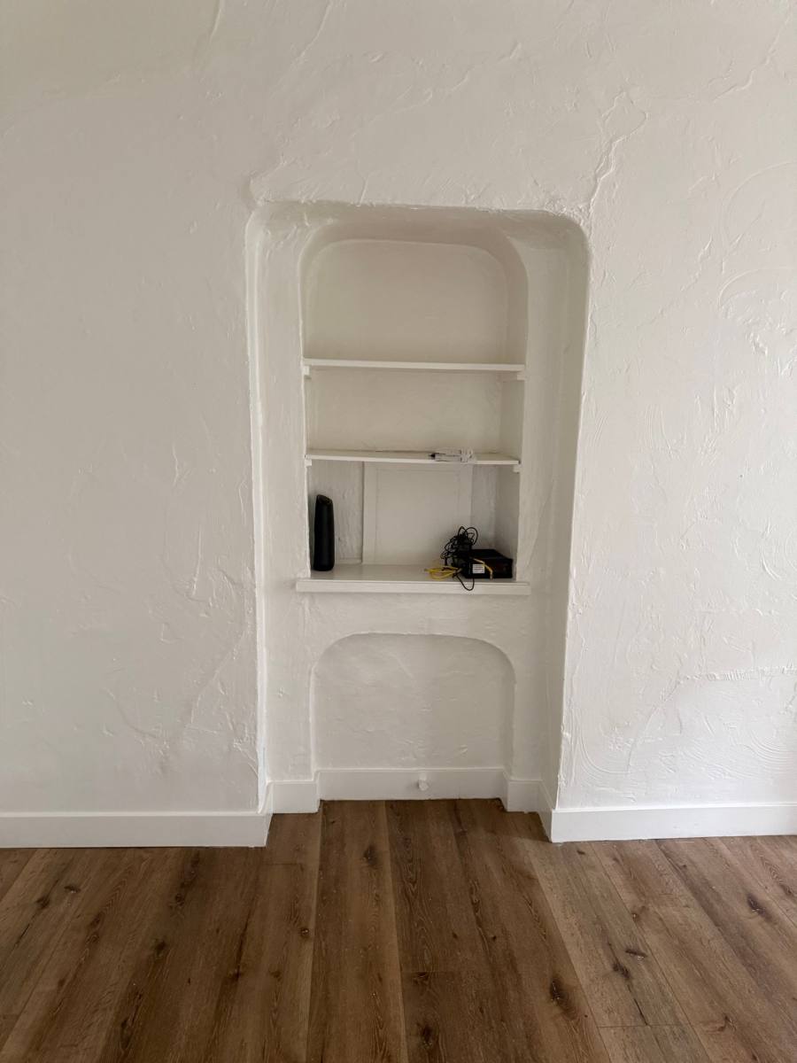Apartment for rent at 808 4 5 N Poinsettia Place, Los Angeles, CA 90046
