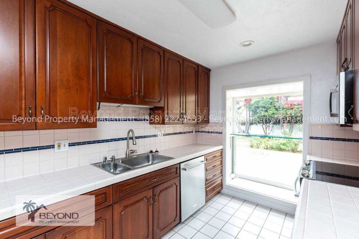 House for rent at 6536 Avenida Manana, La Jolla, CA 92037