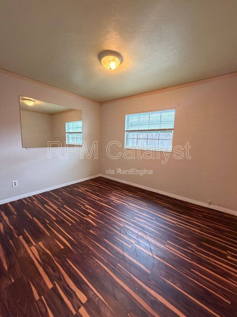 House for rent at 1944 58th St N, Saint Petersburg, FL 33710