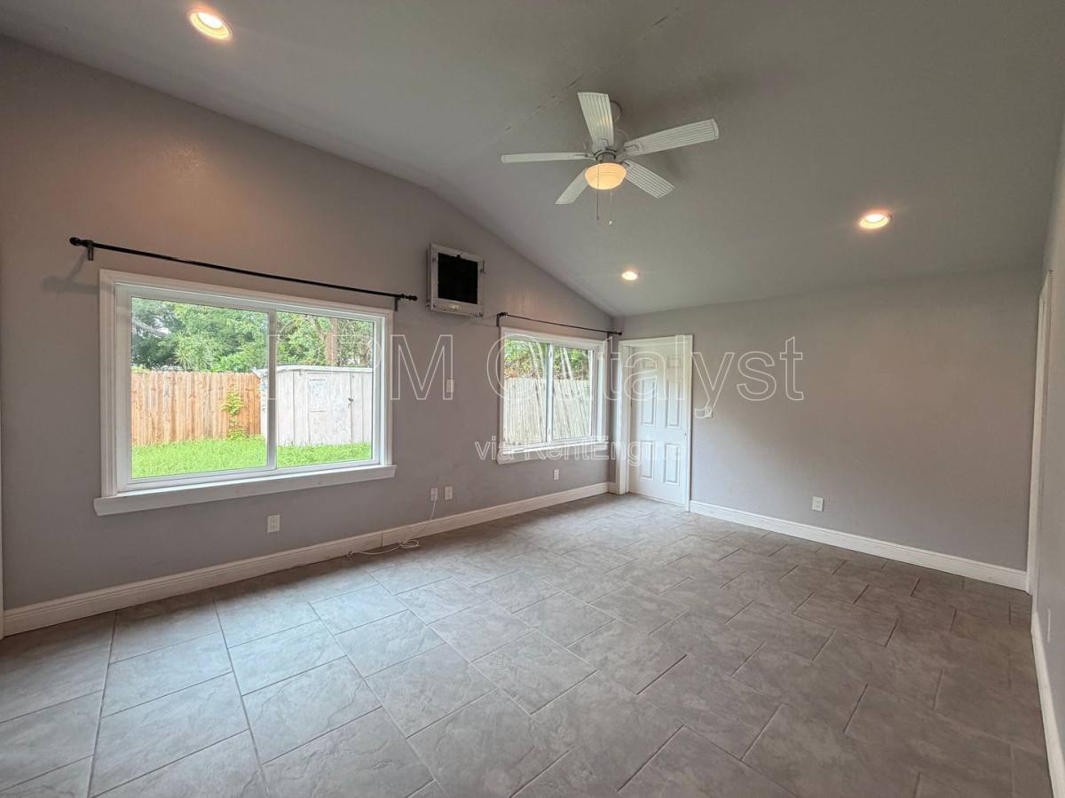 House for rent at 1944 58th St N, Saint Petersburg, FL 33710