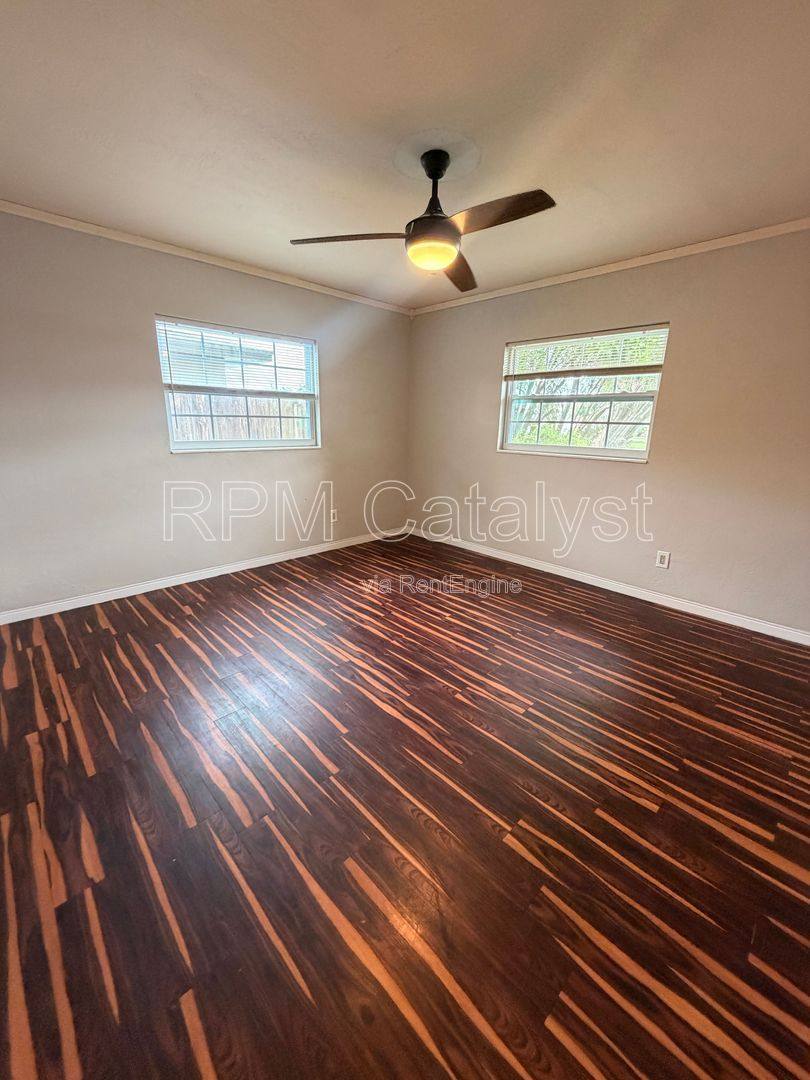 House for rent at 1944 58th St N, Saint Petersburg, FL 33710