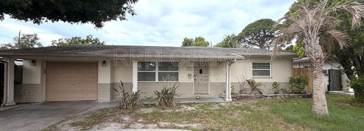 House for rent at 1944 58th St N, Saint Petersburg, FL 33710