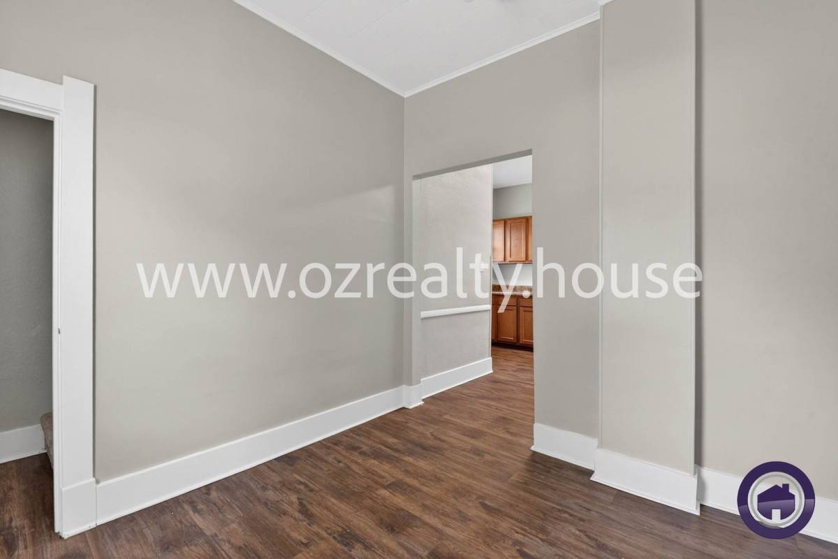 House for rent at 614 Woodstock Ave, Toledo, OH 43607