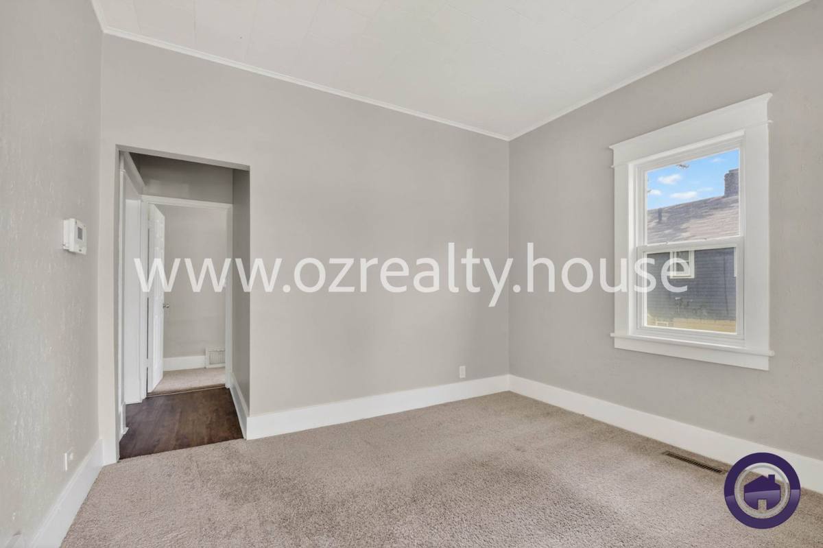House for rent at 614 Woodstock Ave, Toledo, OH 43607
