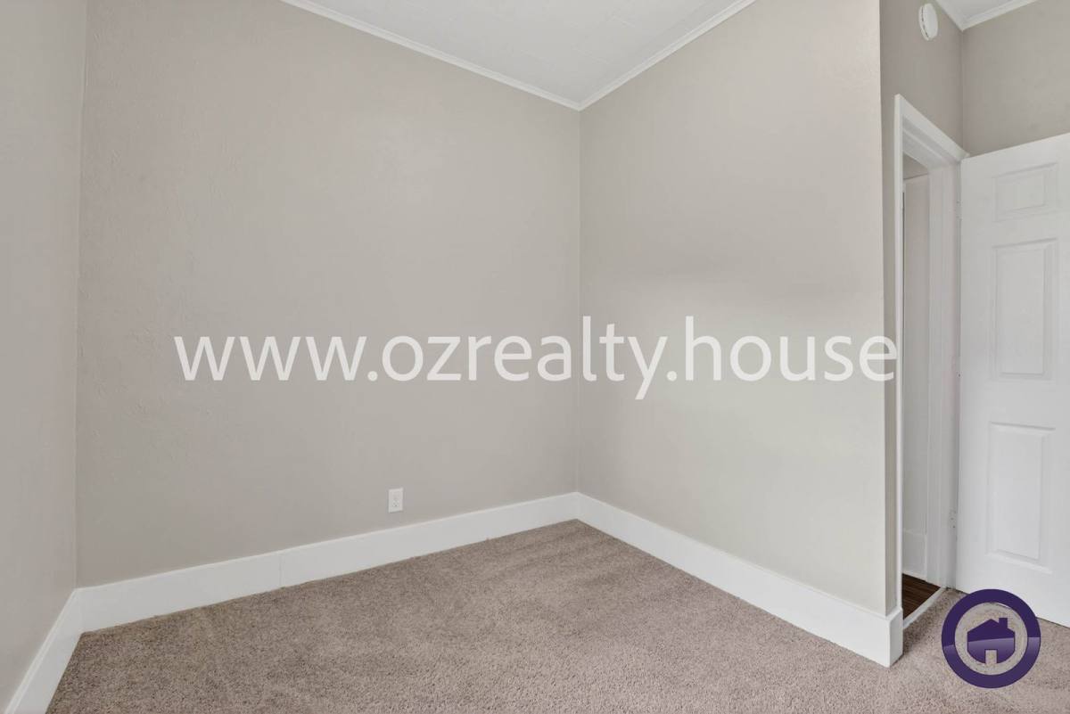 House for rent at 614 Woodstock Ave, Toledo, OH 43607