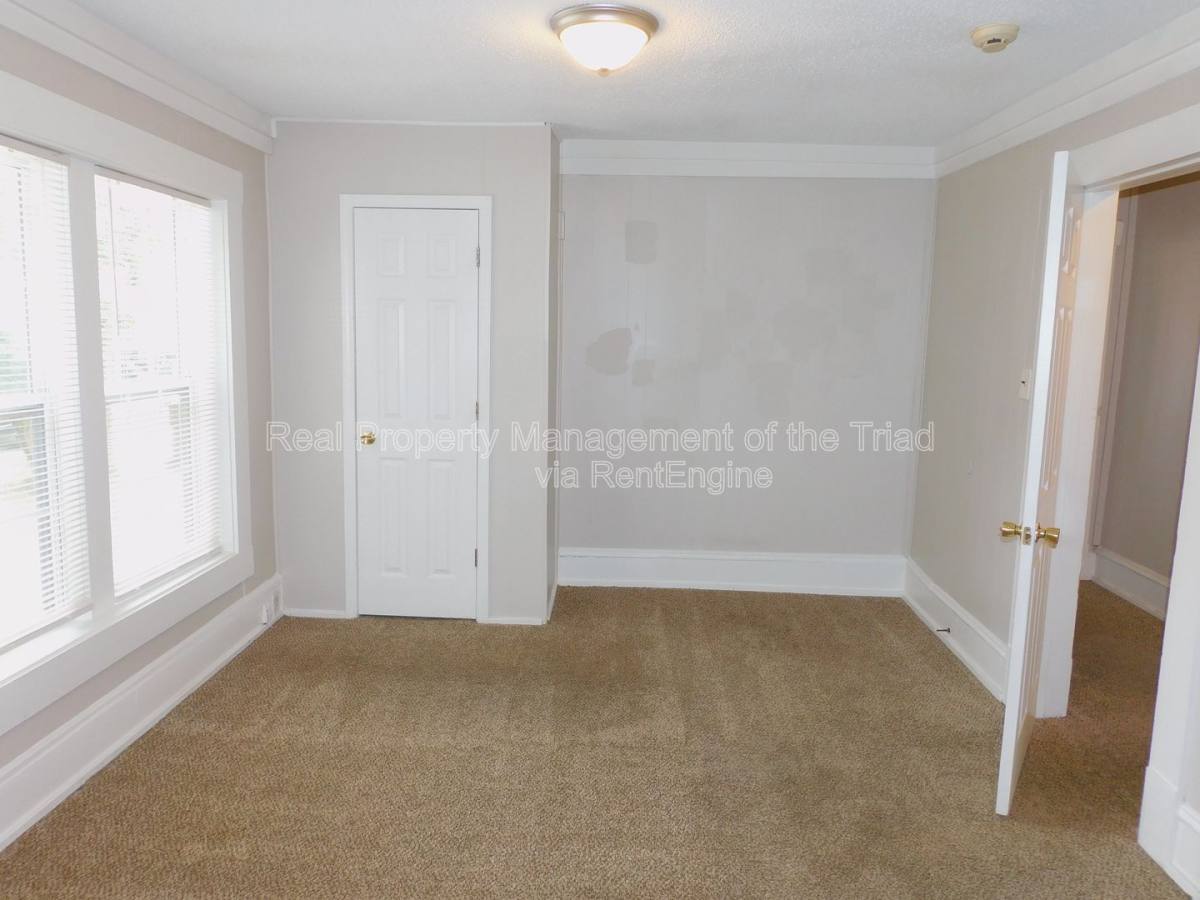 House for rent at 504 Oxford St, Greensboro, NC 27406