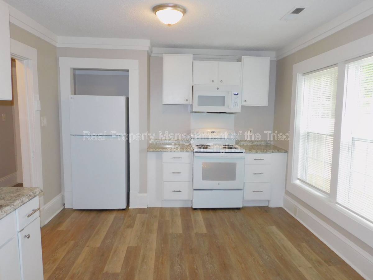 House for rent at 504 Oxford St, Greensboro, NC 27406