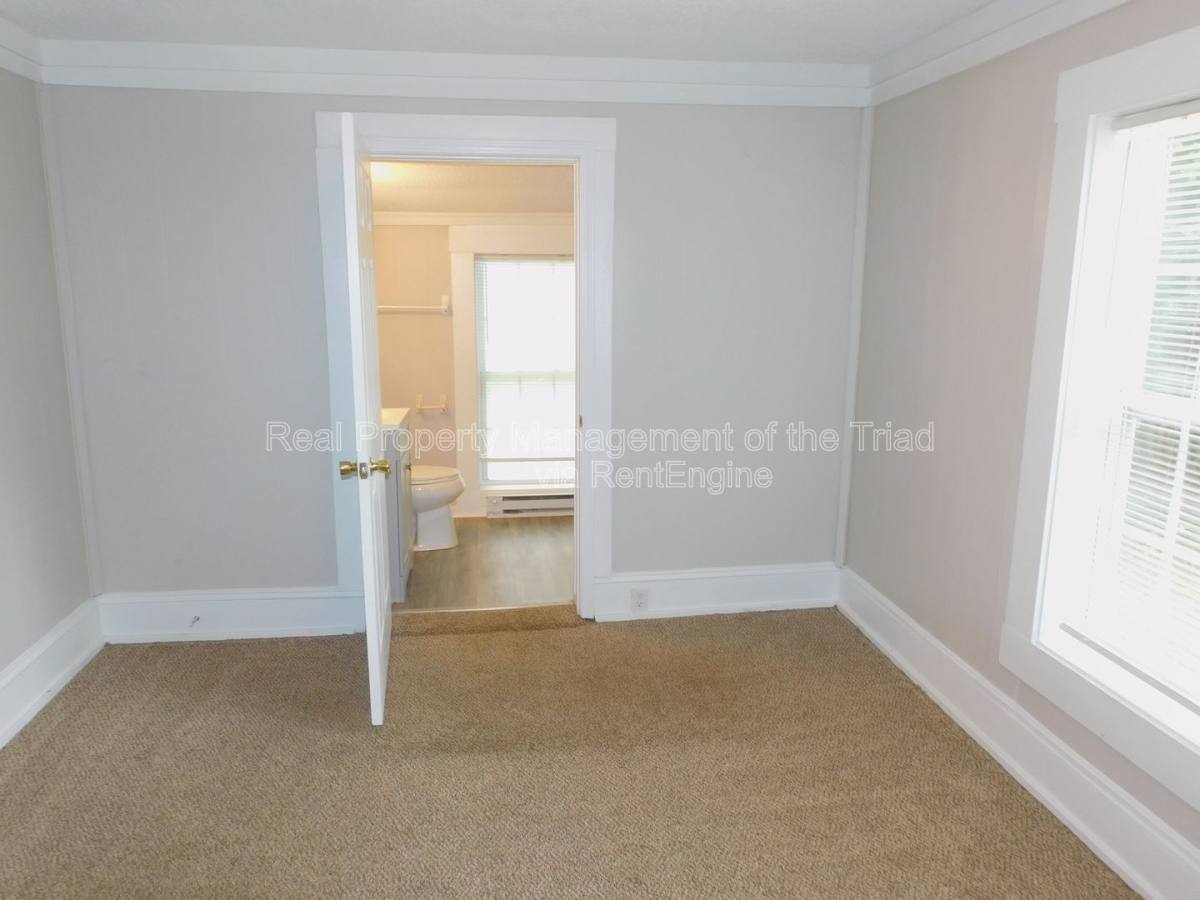 House for rent at 504 Oxford St, Greensboro, NC 27406