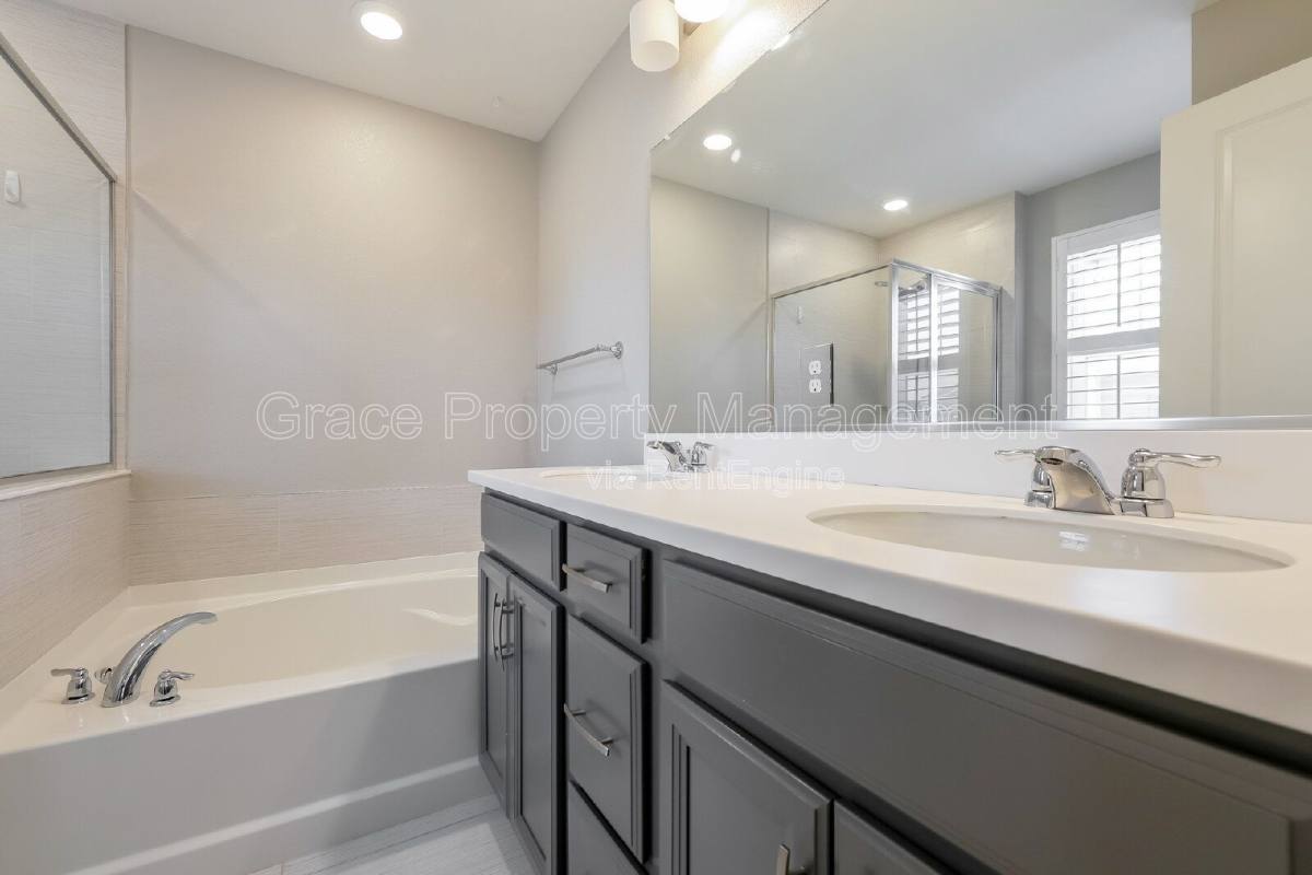 Townhouse for rent at 7584 S Winnipeg Court, Aurora, CO 80016
