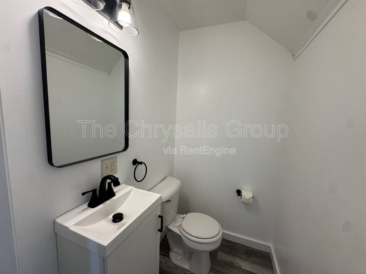 Apartment for rent at 1400 4th St, Peru, IL 61354