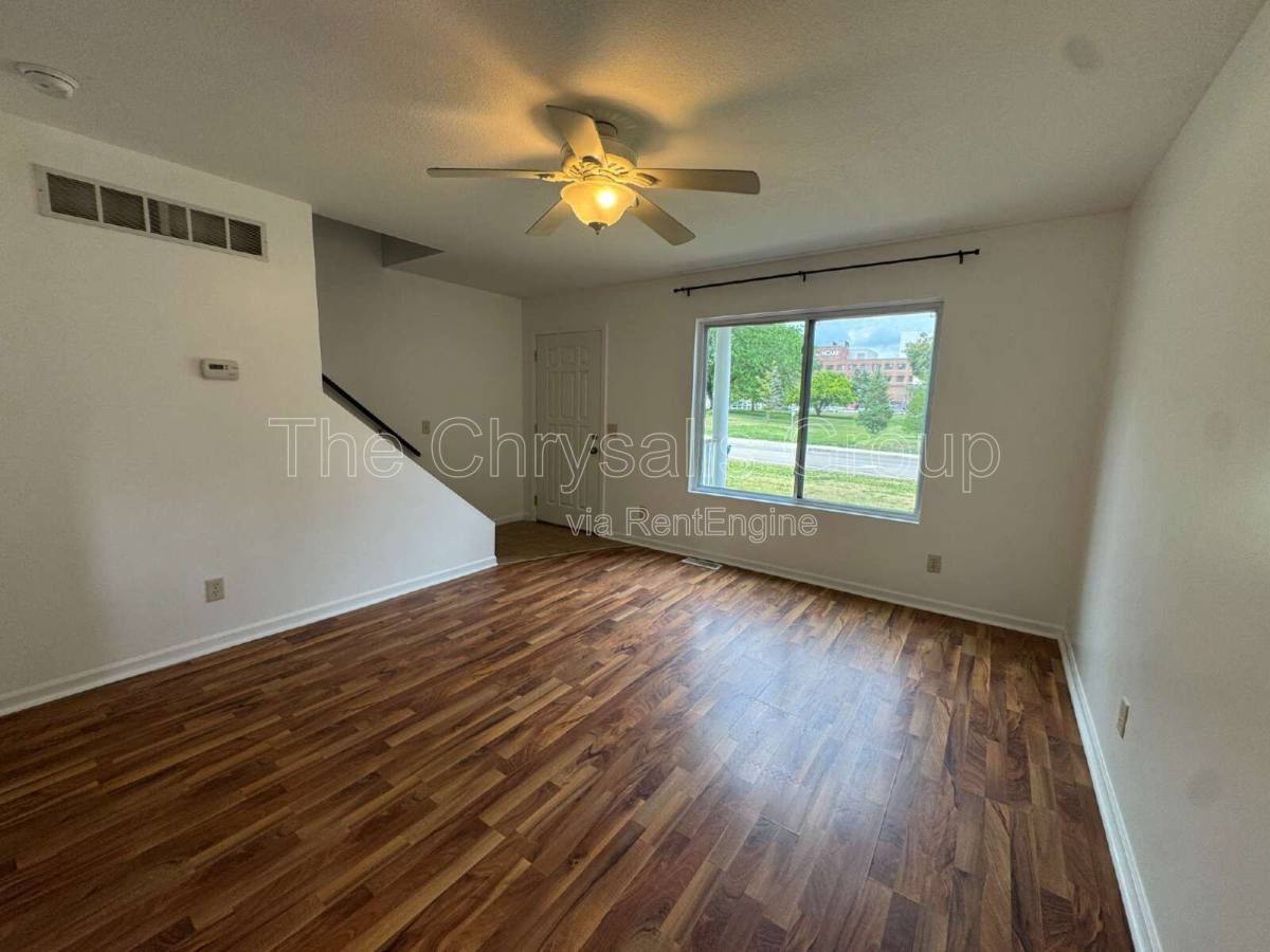 Apartment for rent at 1400 4th St, Peru, IL 61354