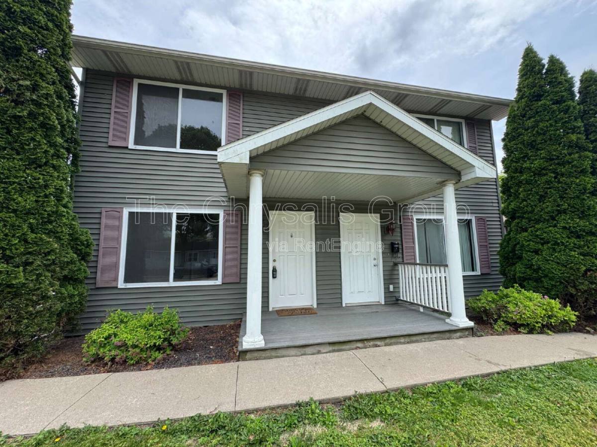Apartment for rent at 1400 4th St, Peru, IL 61354