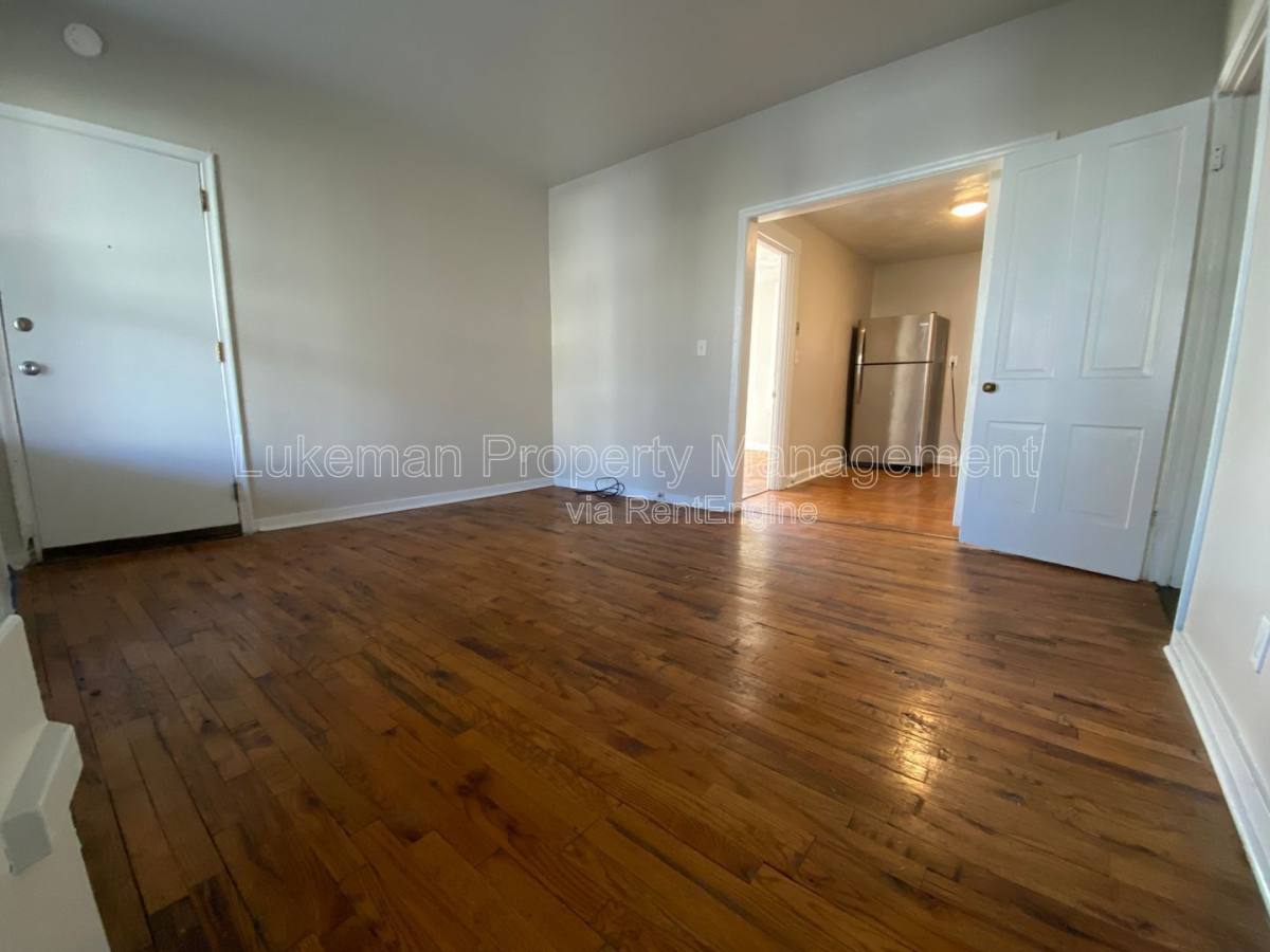 Apartment for rent at 417 Oak St #1, Kalamazoo, MI 49007