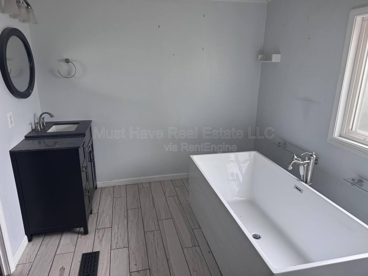 Apartment for rent at 4148 Smokey Creek Rd #C, Lenoir, NC 28645