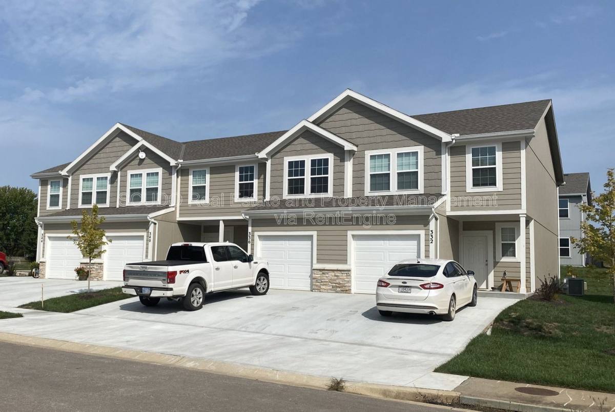 Townhouse for rent at 336 N 4th Terrace, Louisburg, KS 66053