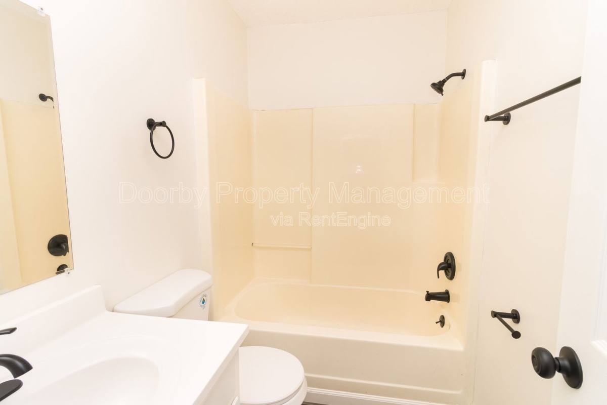 Apartment for rent at 1118 McBrien Rd #B, Chattanooga, TN 37412