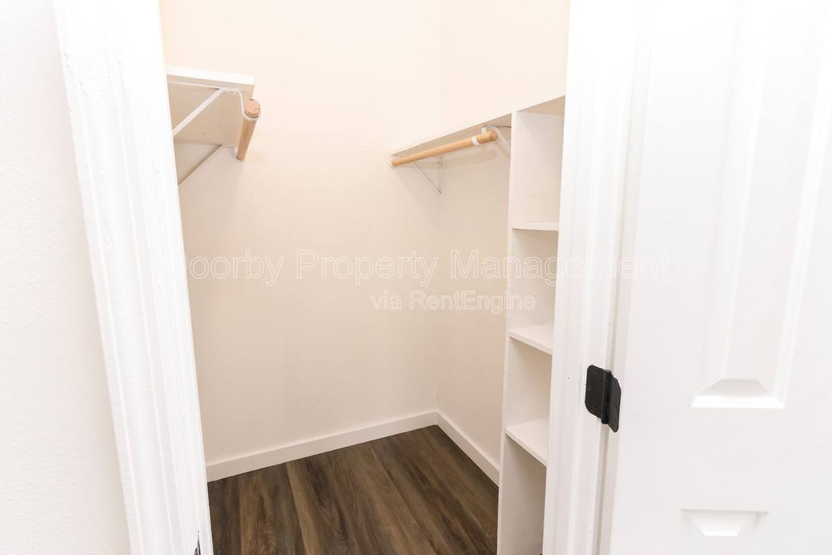 Apartment for rent at 1118 McBrien Rd #B, Chattanooga, TN 37412