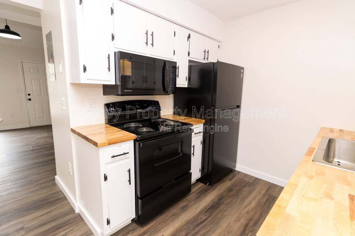 Apartment for rent at 1118 McBrien Rd #B, Chattanooga, TN 37412