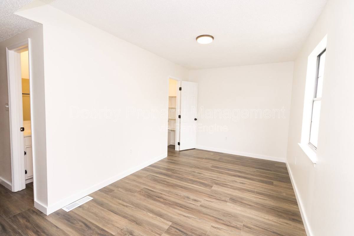 Apartment for rent at 1118 McBrien Rd #B, Chattanooga, TN 37412