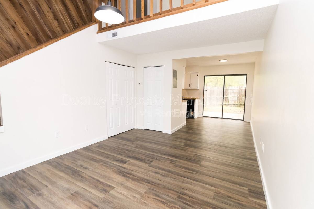 Apartment for rent at 1118 McBrien Rd #B, Chattanooga, TN 37412