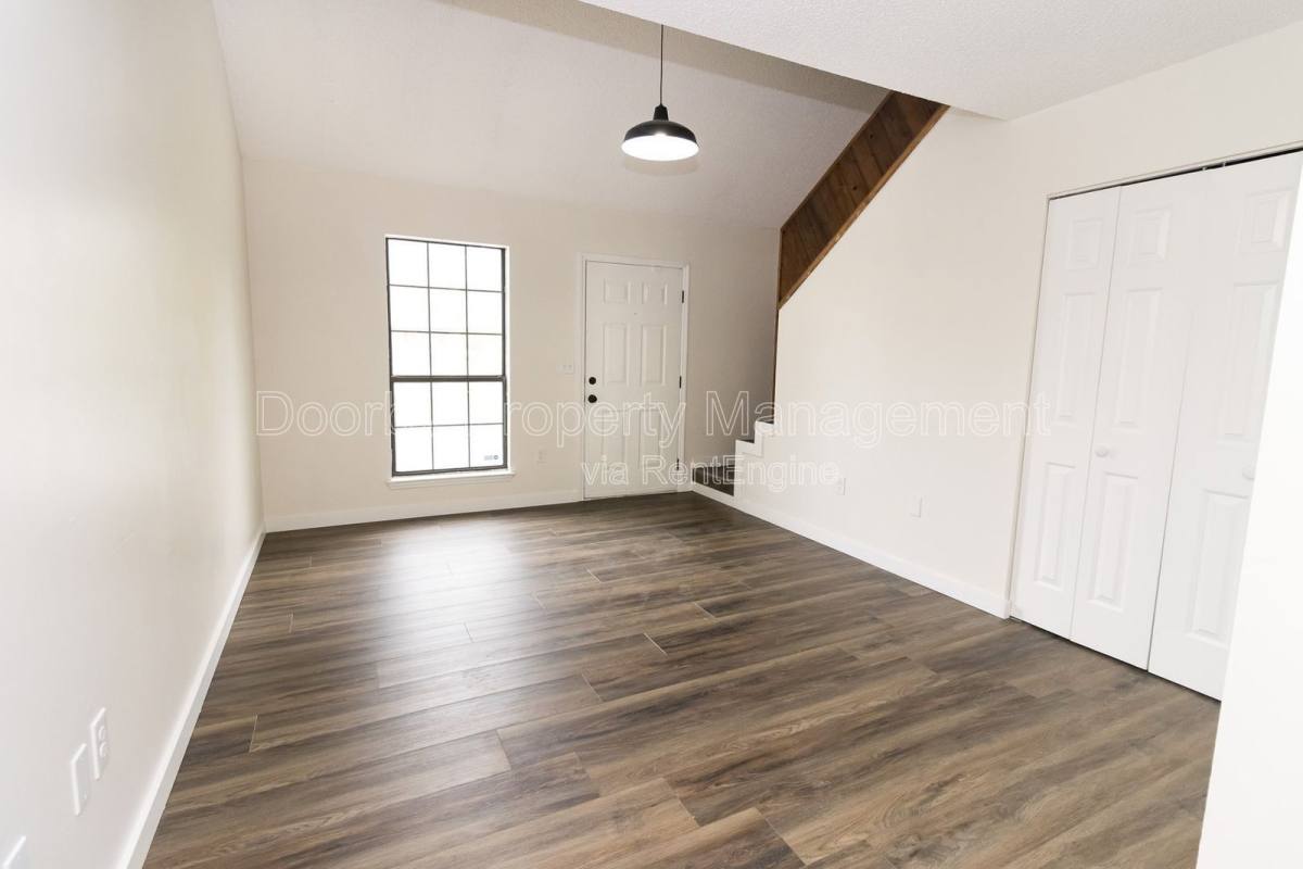 Apartment for rent at 1118 McBrien Rd #B, Chattanooga, TN 37412