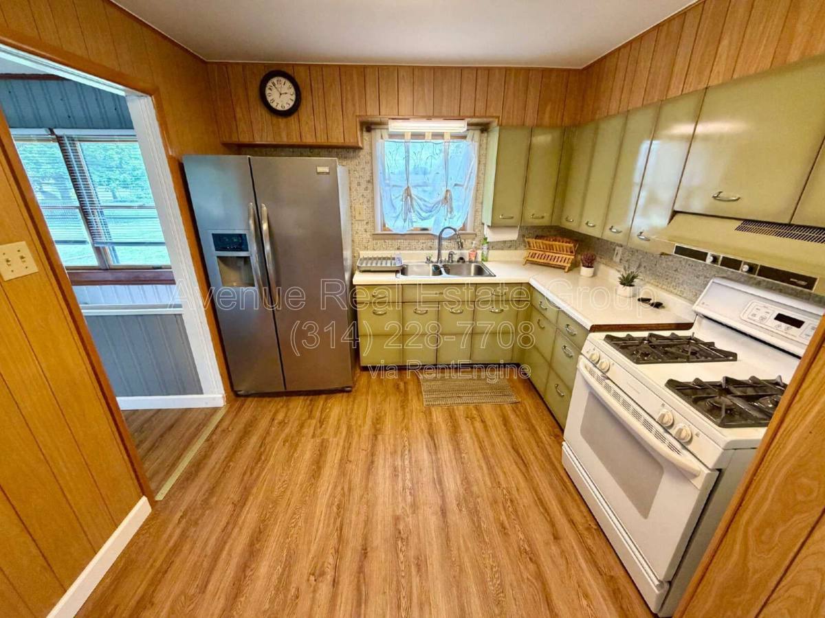 House for rent at 608 Connie Lane, Ballwin, MO 63021