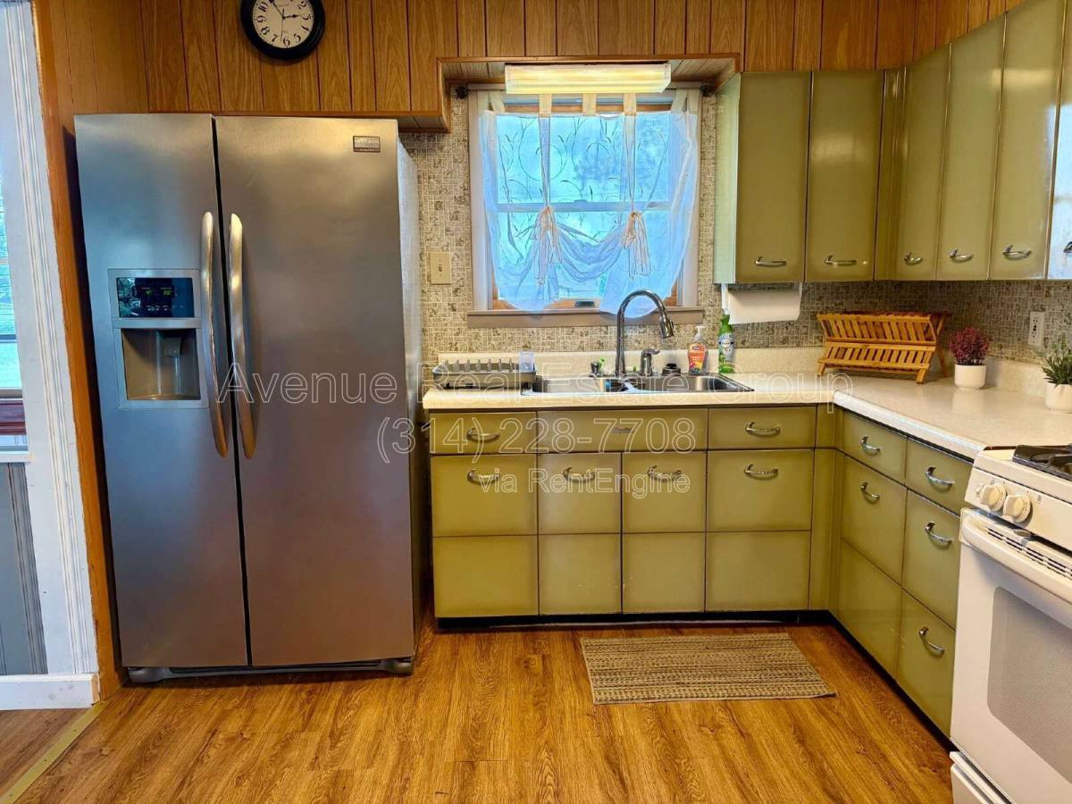 House for rent at 608 Connie Lane, Ballwin, MO 63021