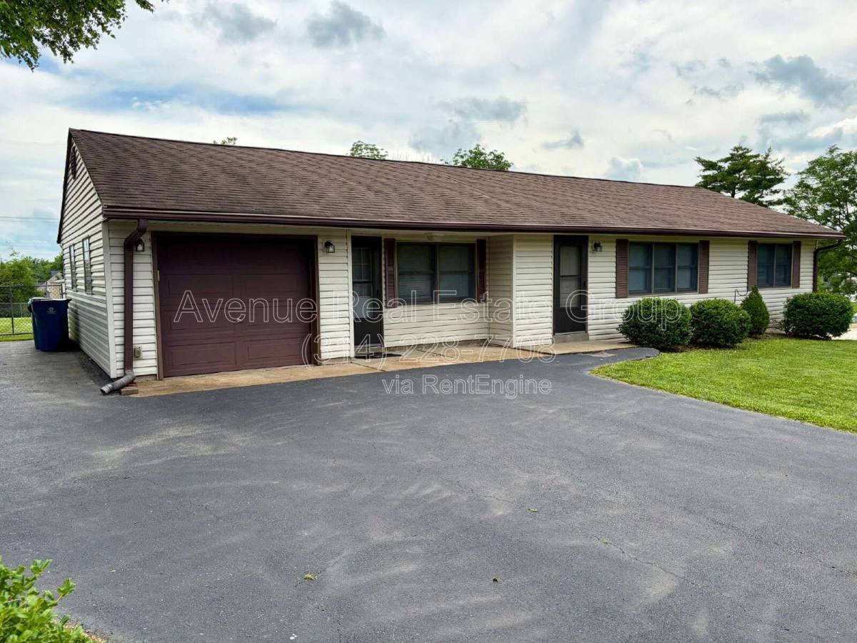 House for rent at 608 Connie Lane, Ballwin, MO 63021