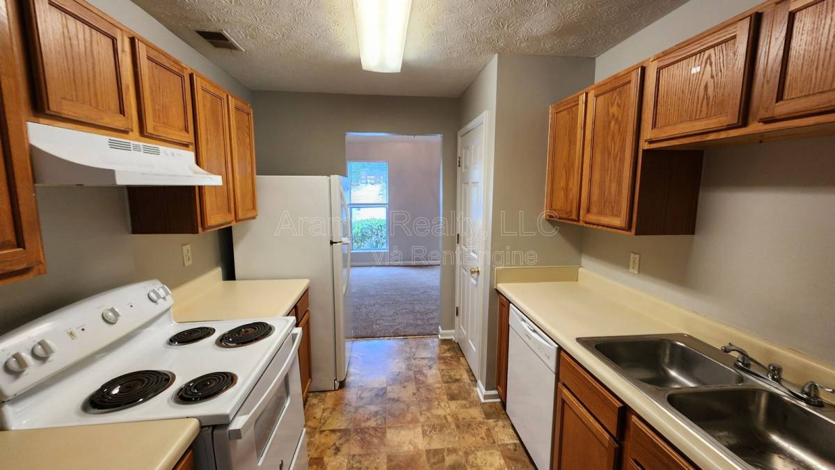 Townhouse for rent at 5749 Strathmoor Manor Circle, Lithonia, GA 30058