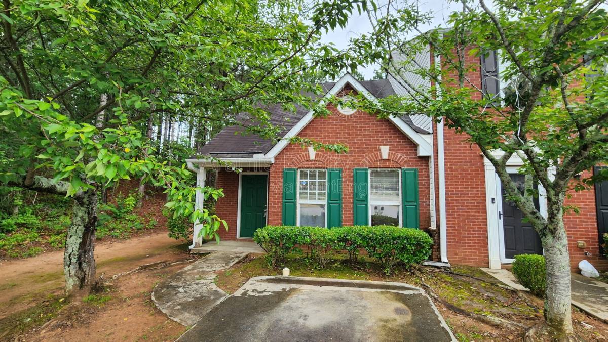 Townhouse for rent at 5749 Strathmoor Manor Circle, Lithonia, GA 30058