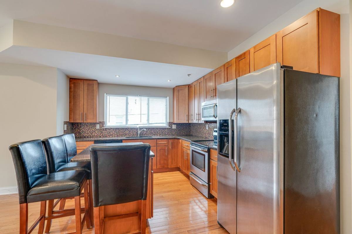 Apartment for rent at 917 S 18th St #B, Philadelphia, PA 19146