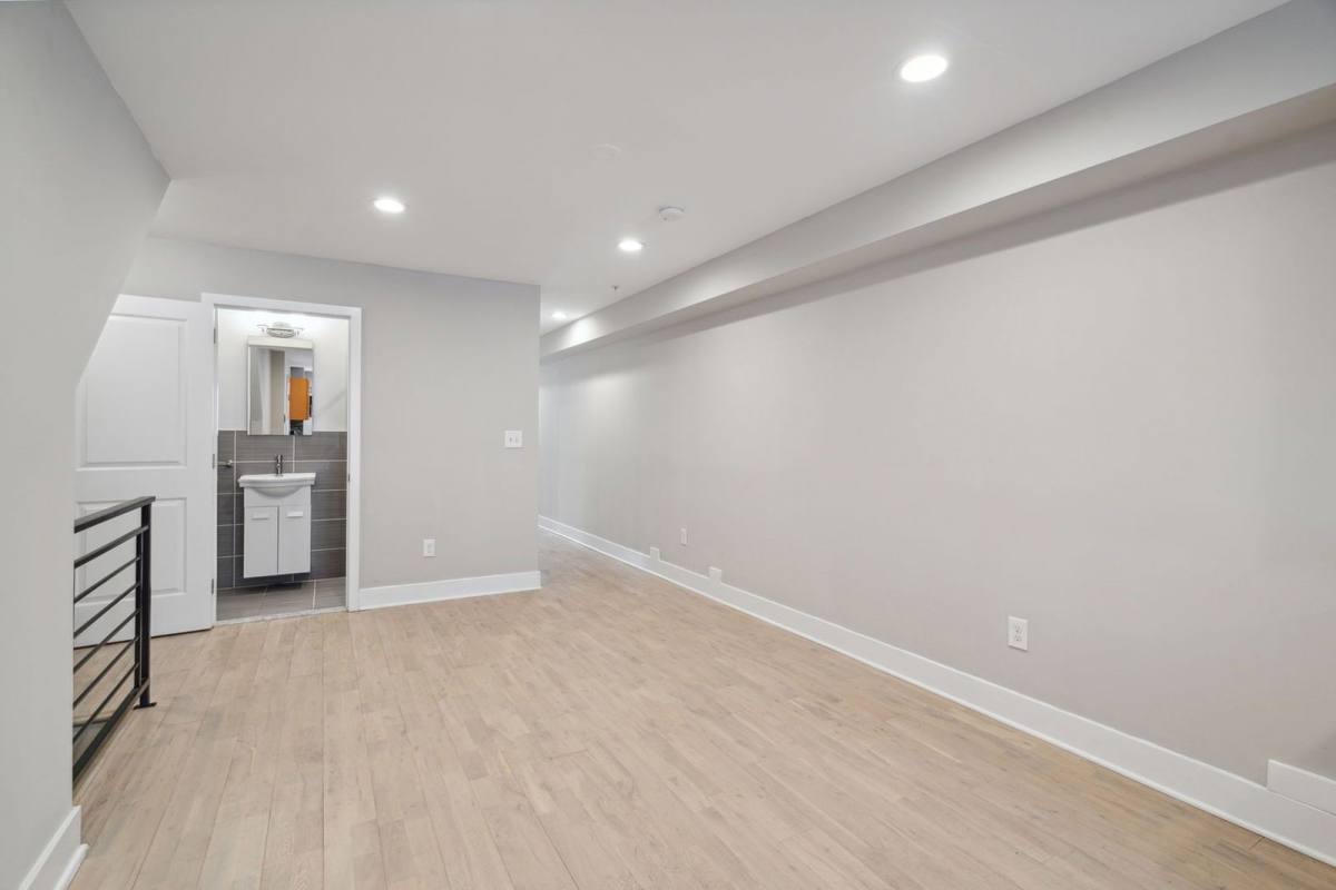 Apartment for rent at 2522 Federal St #1, Philadelphia, PA 19146