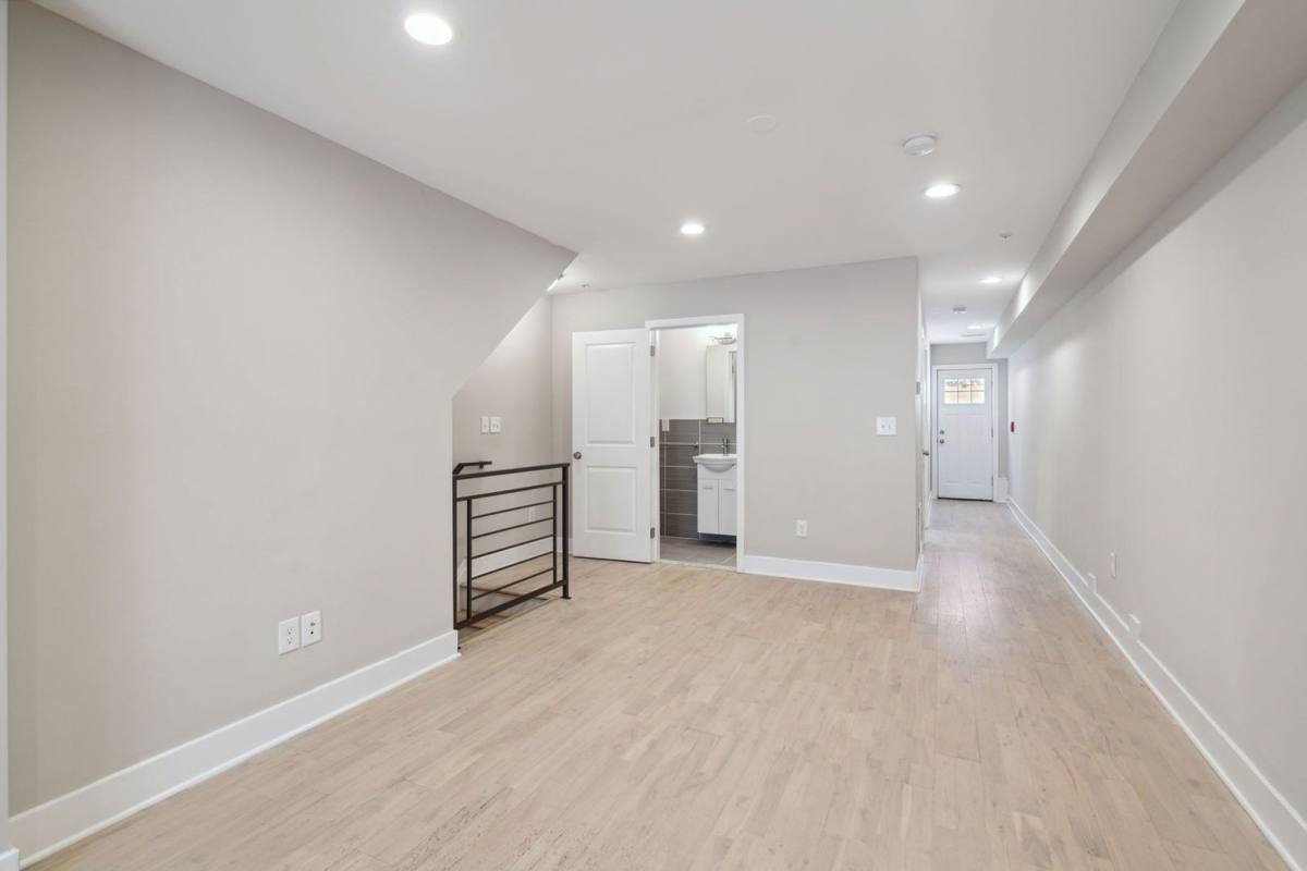 Apartment for rent at 2522 Federal St #1, Philadelphia, PA 19146