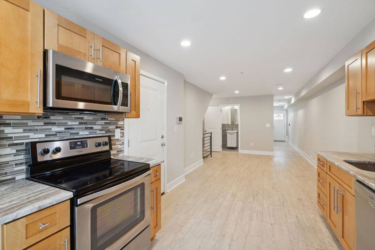 Apartment for rent at 2522 Federal St #1, Philadelphia, PA 19146