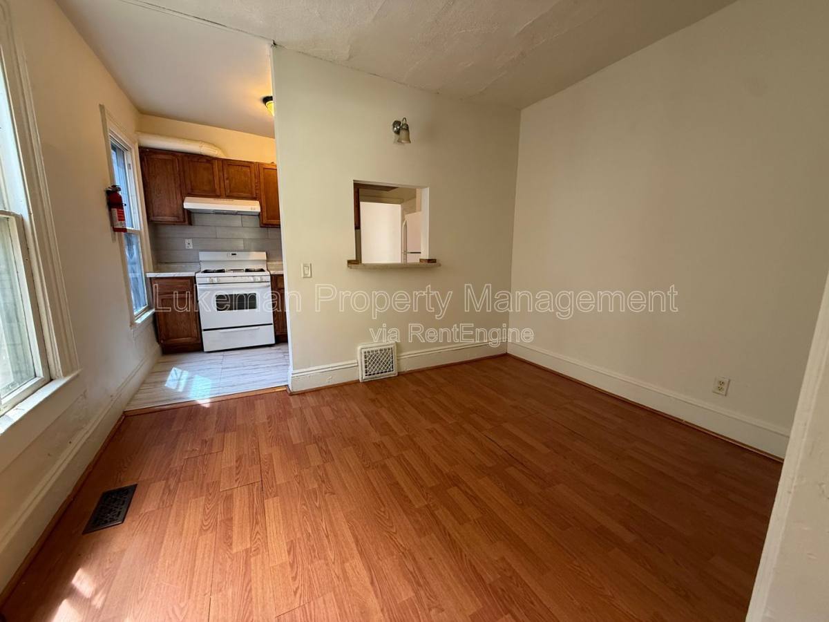 Apartment for rent at 932 S Park St #932 1, Kalamazoo, MI 49001