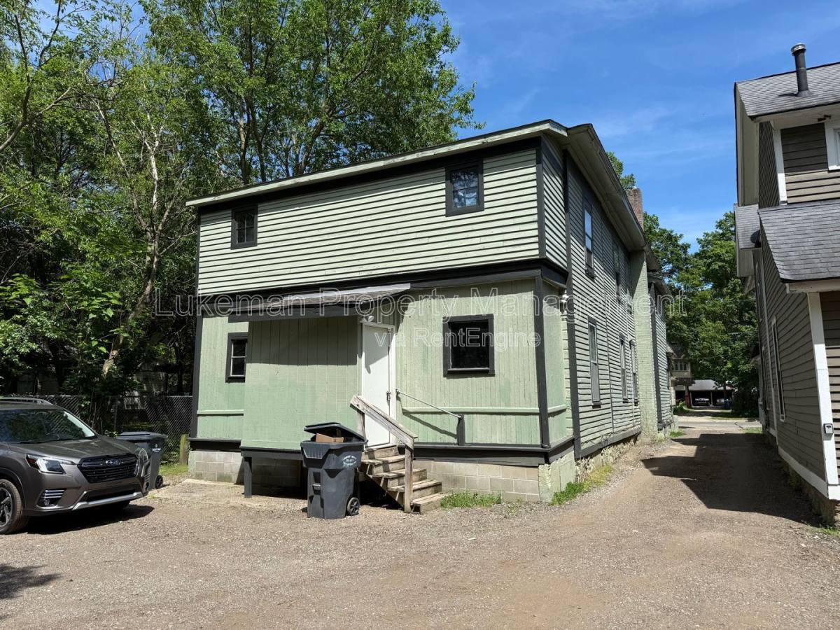 Apartment for rent at 932 S Park St #932 1, Kalamazoo, MI 49001