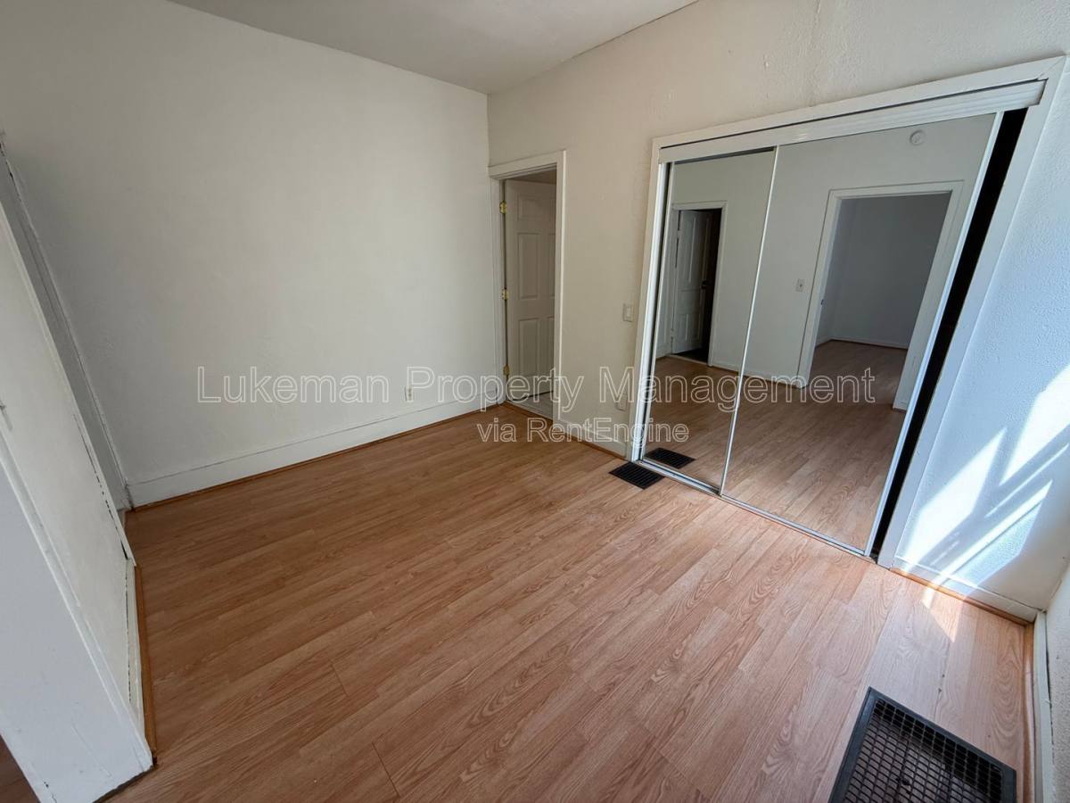 Apartment for rent at 932 S Park St #932 1, Kalamazoo, MI 49001