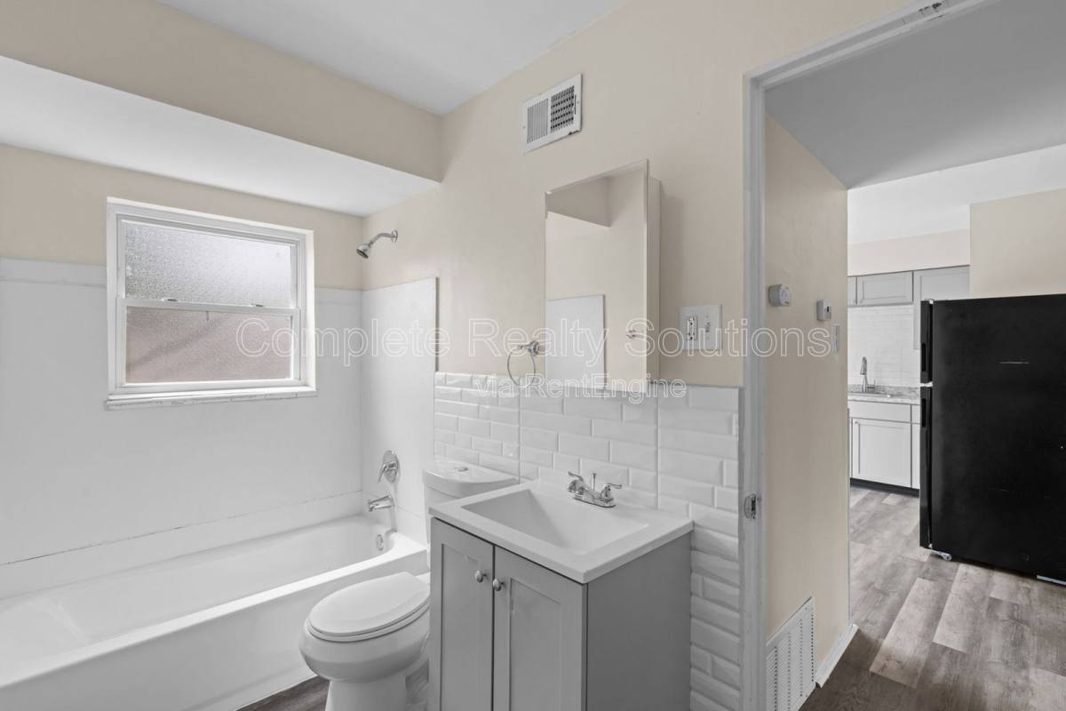 Apartment for rent at 2323 Woodson Rd #I, Saint Louis, MO 63114