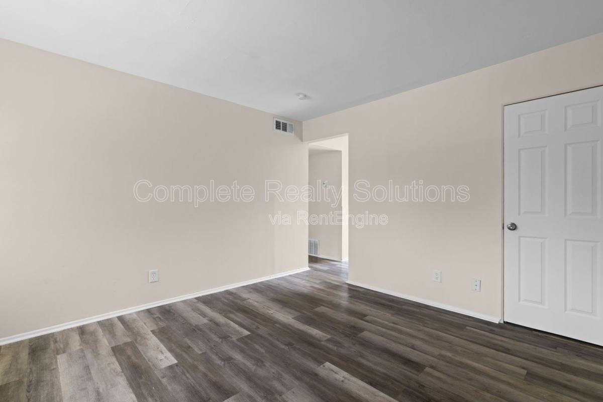 Apartment for rent at 2323 Woodson Rd #I, Saint Louis, MO 63114