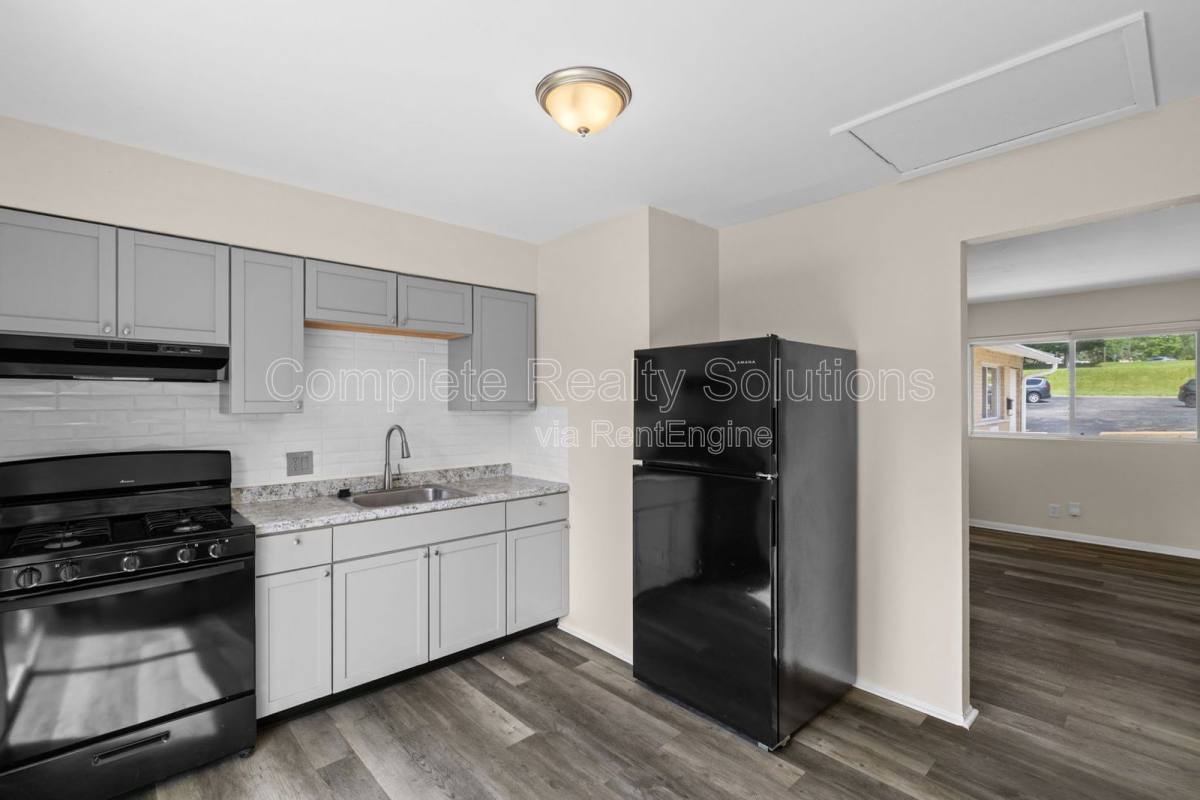 Apartment for rent at 2323 Woodson Rd #I, Saint Louis, MO 63114