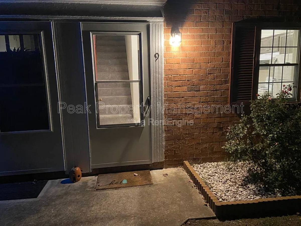 Apartment for rent at 304 S Center St #30, Ashland, VA 23005
