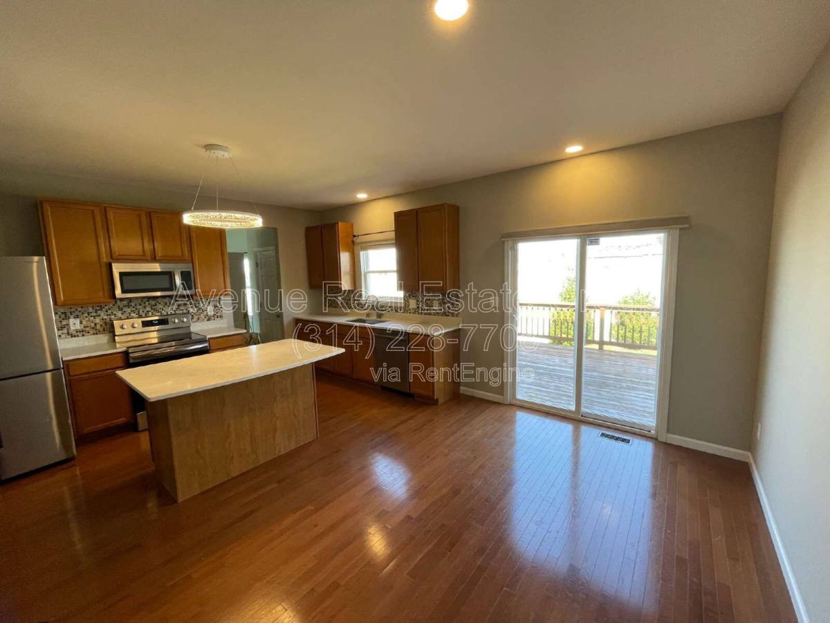 House for rent at 5533 Emerald Place Dr, Saint Charles, MO 63304