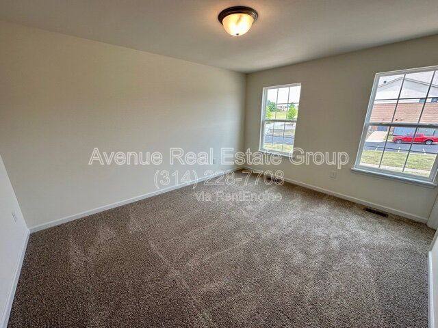 House for rent at 5587 Walden Ridge Dr, Saint Louis, MO 63128
