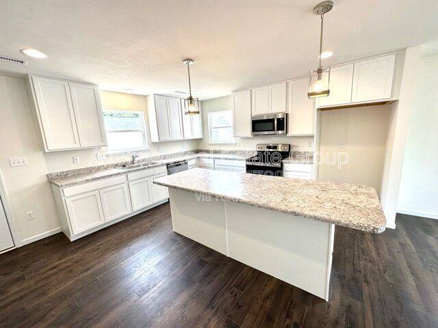 House for rent at 5587 Walden Ridge Dr, Saint Louis, MO 63128