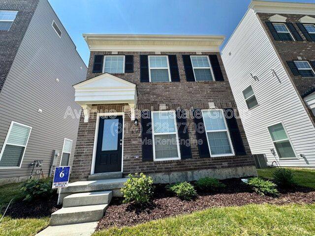 House for rent at 5587 Walden Ridge Dr, Saint Louis, MO 63128